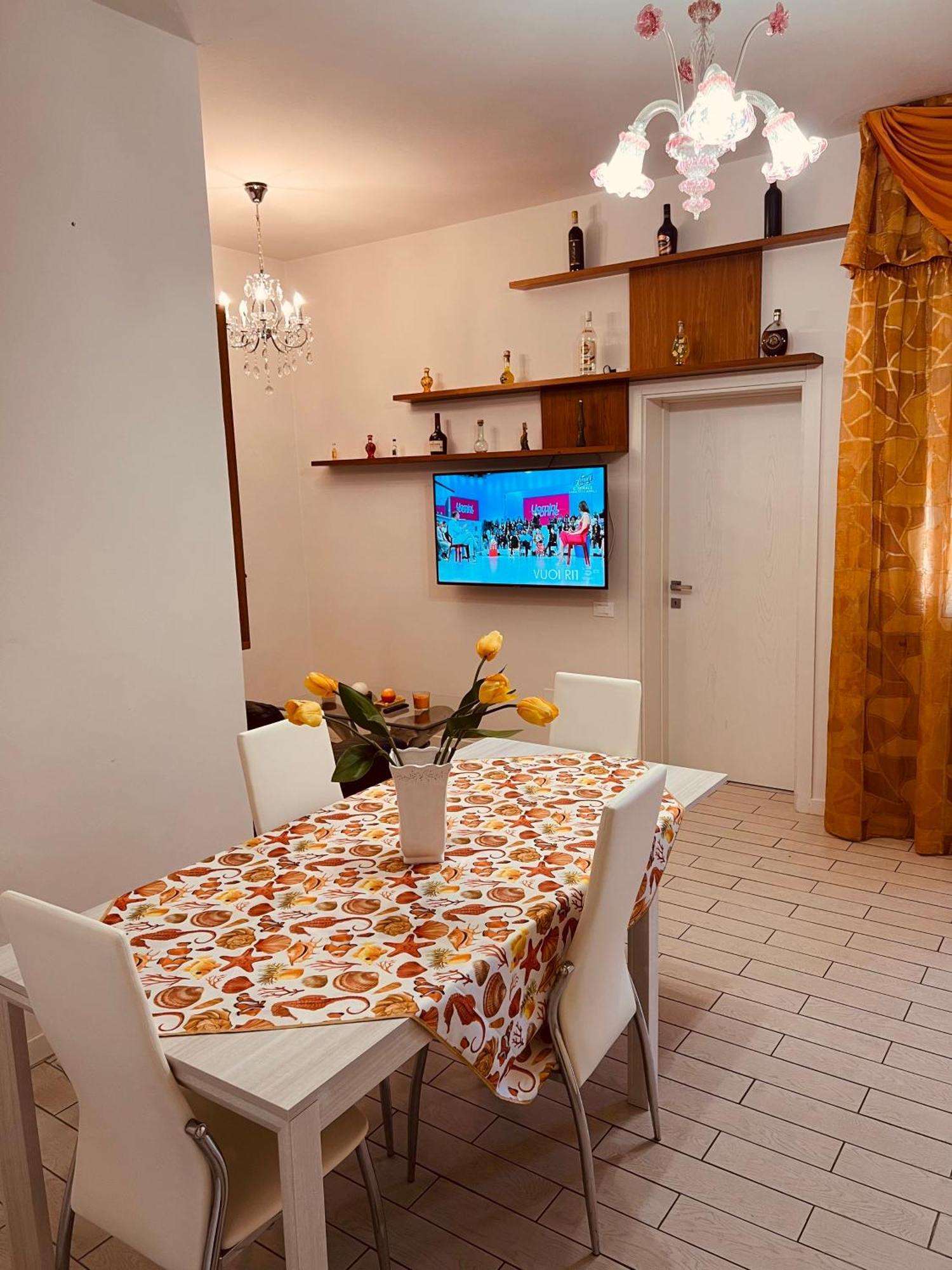 Casa Al Mare Valentina Daire Viareggio Dış mekan fotoğraf